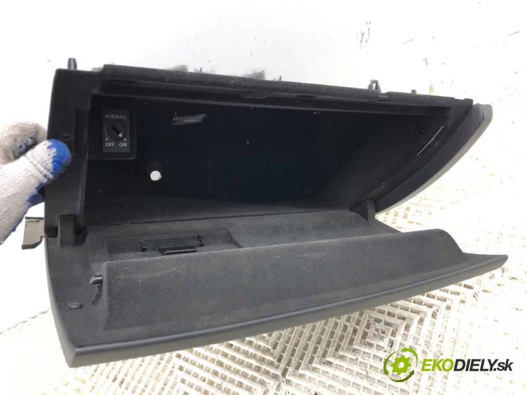 AUDI A6 C7 Kombi 2017 445 kW RS6 performance quattro 3993 Priehradka, kastlík spolujazdca 4G8857035G (Priehradka (kastlík))