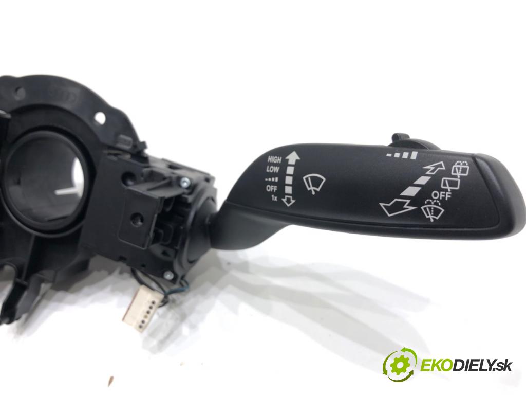 AUDI A6 C7 Kombi 2017 445 kW RS6 performance quattro 3993 Prepínač kombinovaný 4G8953502S (Prepínacie páčky pod volantom)