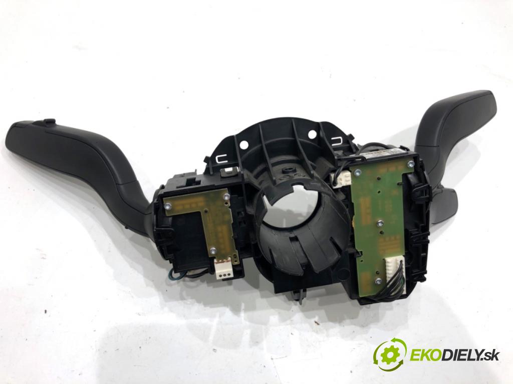 AUDI A6 C7 Kombi 2017 445 kW RS6 performance quattro 3993 Prepínač kombinovaný 4G8953502S (Prepínacie páčky pod volantom)