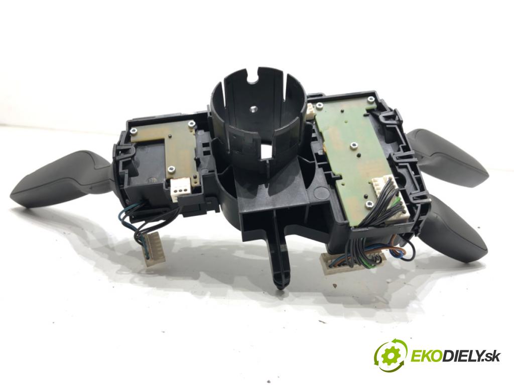 AUDI A6 C7 Kombi 2017 445 kW RS6 performance quattro 3993 Prepínač kombinovaný 4G8953502S (Prepínacie páčky pod volantom)