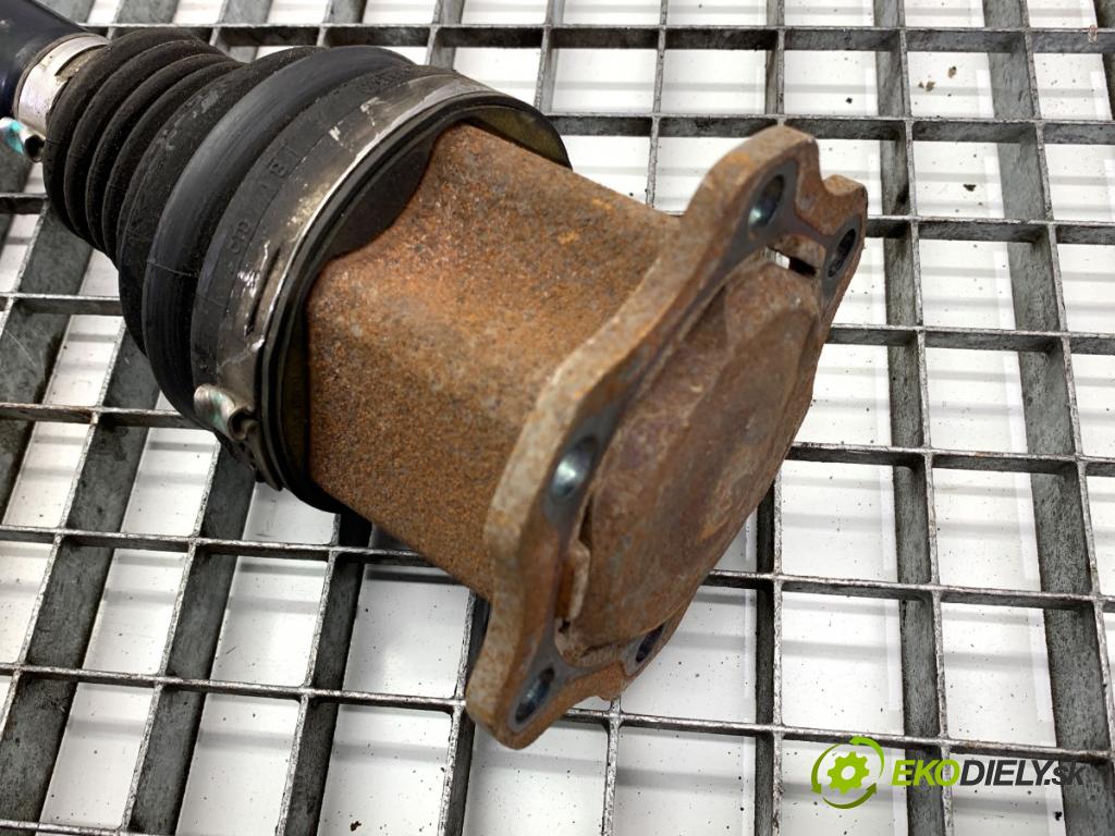 AUDI A6 C7 Kombi 2017 445 kW RS6 performance quattro 3993 poloos pravý přední část 4G0407271F