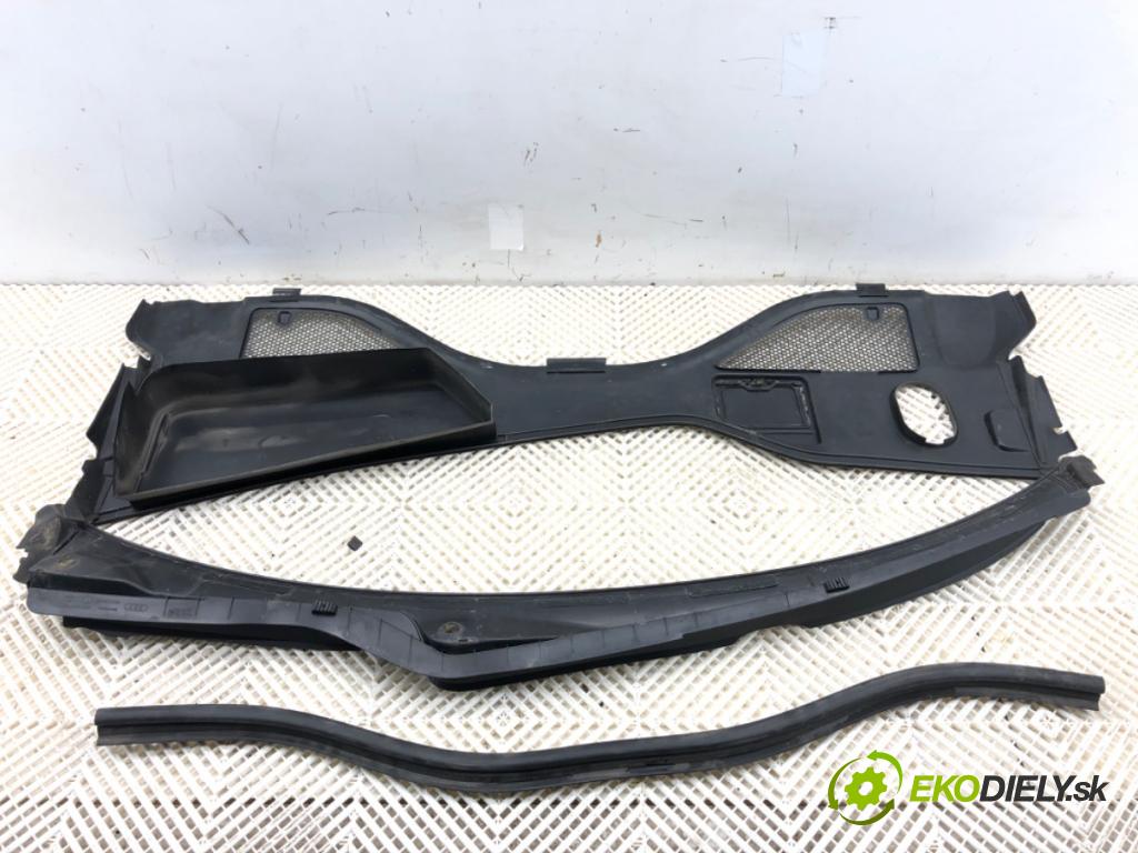 AUDI A6 C7 Kombi 2017 445 kW RS6 performance quattro 3993 torpédo plast pod čelní okno 4G8819447 4G1819403 (Plast pod čelním sklem)