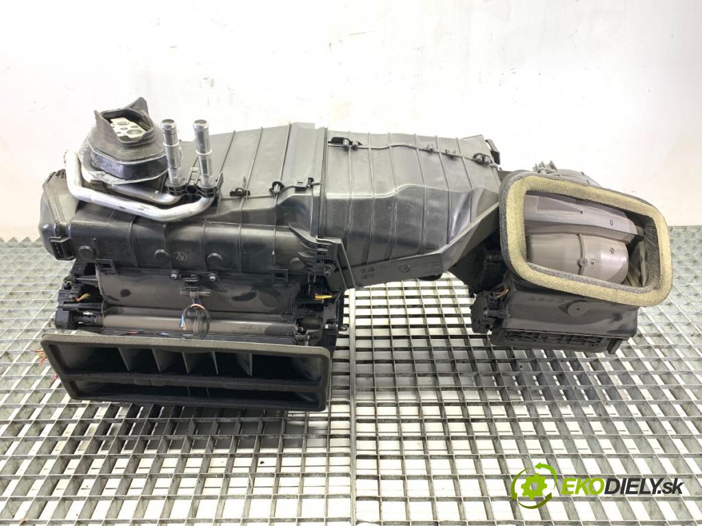 AUDI A6 C7 Kombi 2017 445 kW RS6 performance quattro 3993 Výhrevné teleso, radiátor kúrenia 4G1816005B (Radiátor kúrenia)