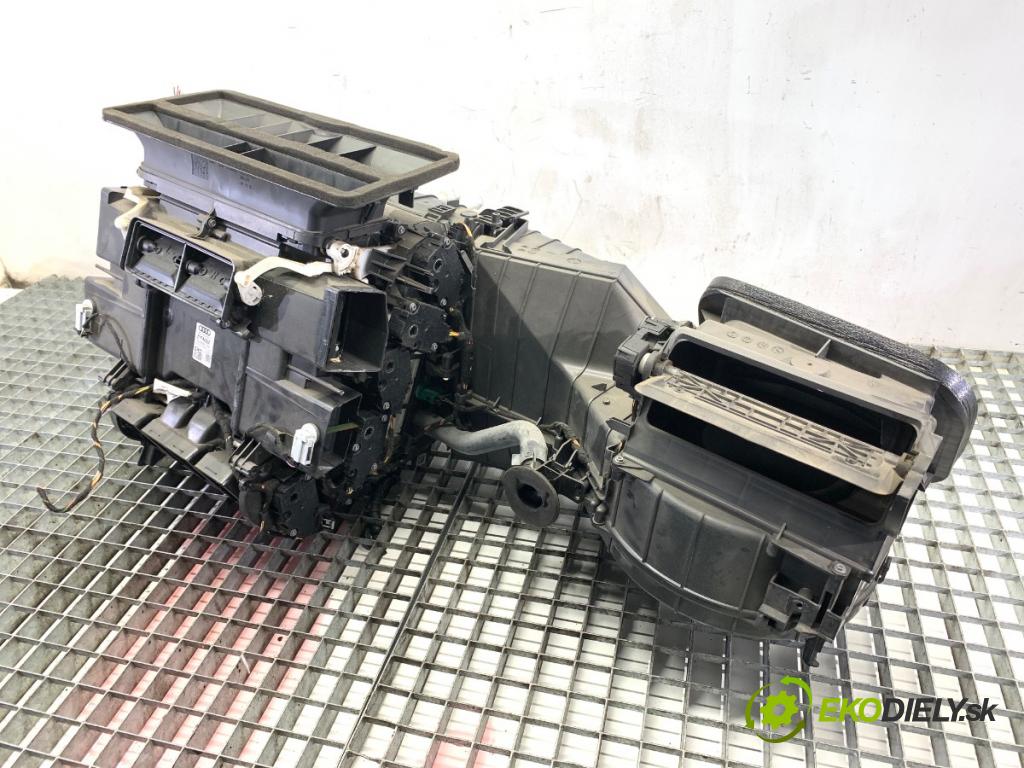 AUDI A6 C7 Kombi 2017 445 kW RS6 performance quattro 3993 Výhrevné teleso, radiátor kúrenia 4G1816005B (Radiátor kúrenia)