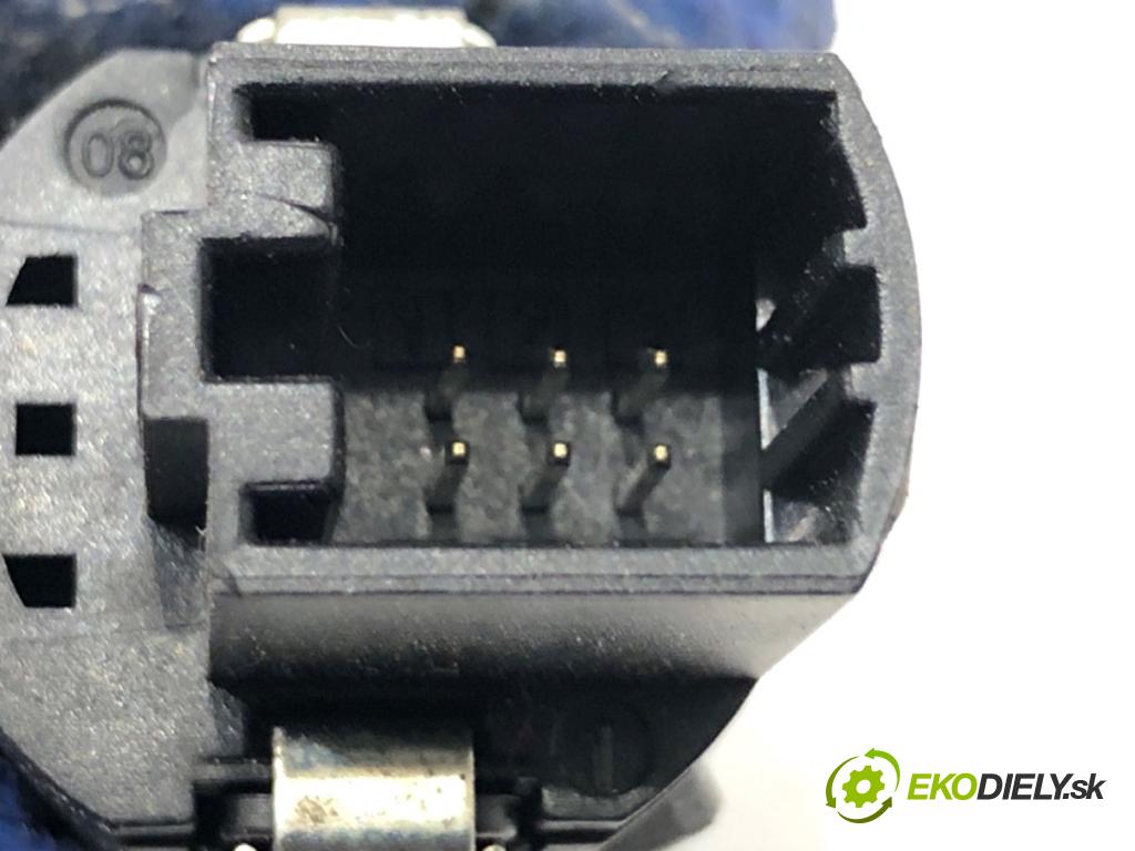 AUDI A6 C7 Kombi 2017 445 kW RS6 performance quattro 3993 vypínač ZAPALOVANIE: START/STOP 4G1905217D