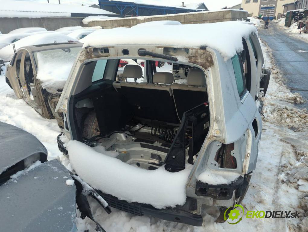MERCEDES-BENZ X204 SUV 2010 125 kW 220 CDI (204.902) 2143 karoséria ČTVRŤÁK: Blatník prah strecha PODŁUŻNICA