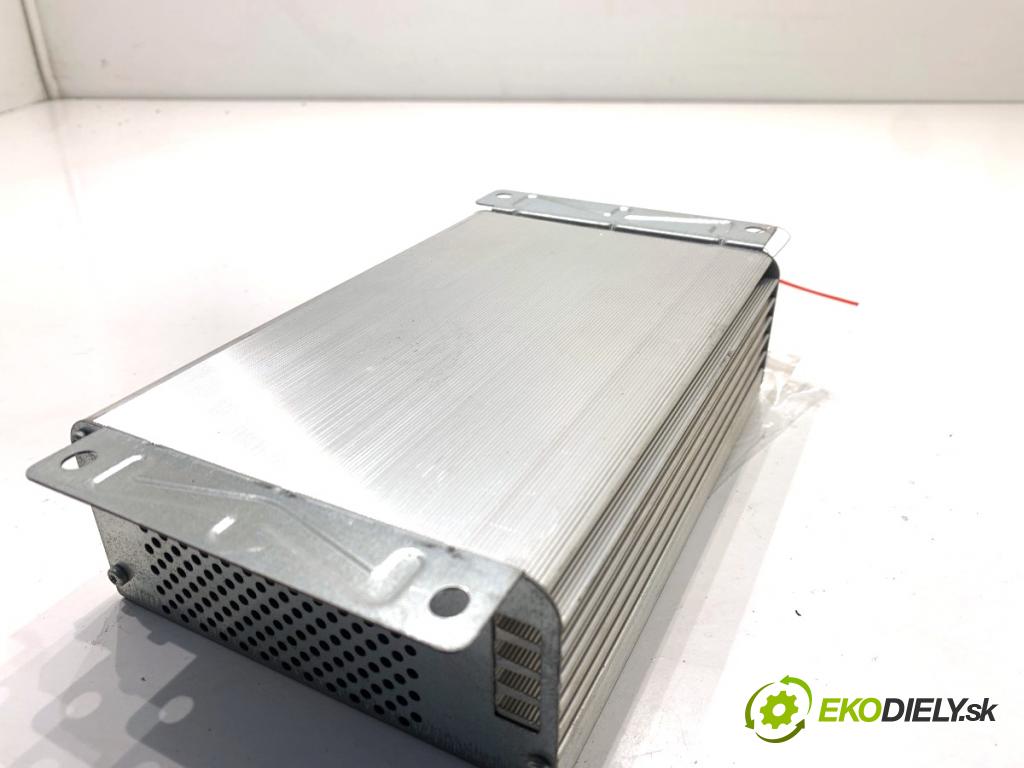 AUDI A6 C6 sedan 2004 188 kW 3.2 FSI 3123 Zosilňovač 4F0035223 (Zosilňovač)