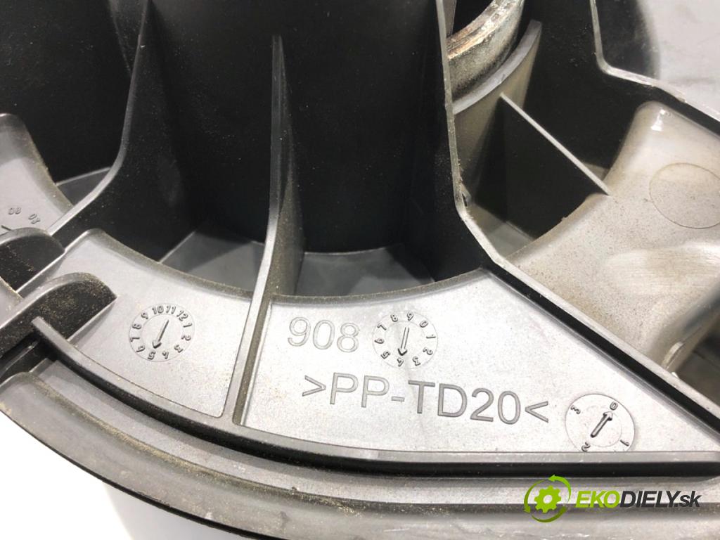 AUDI A6 C6 sedan 2004 188 kW 3.2 FSI 3123 ventilátor kúrenia