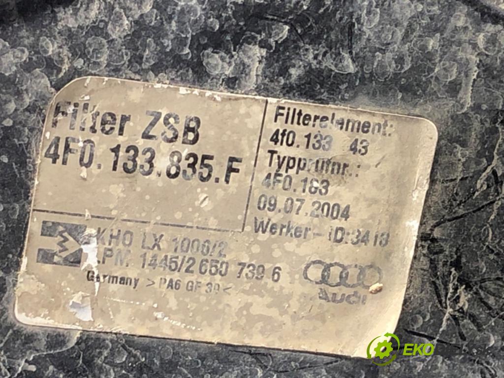 AUDI A6 C6 sedan 2004 188 kW 3.2 FSI 3123 Obal filtra vzduchu 4F0133835F (Obal vzduchového filtra)