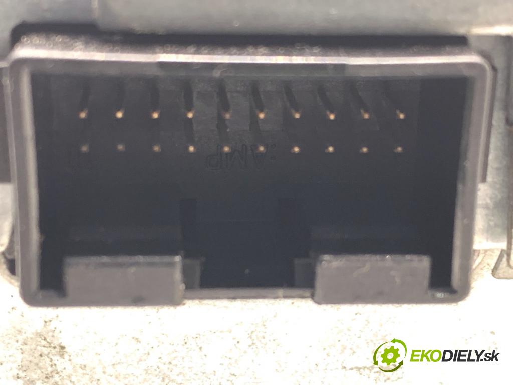 AUDI A6 C6 sedan 2004 188 kW 3.2 FSI 3123 blokáda volantu 4F0905852B (Riadenie ostatné)