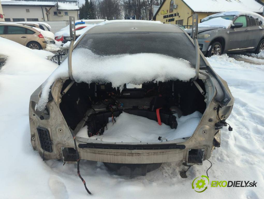 AUDI A8 D4 sedan 2011 258 kW 4.2 TDI quattro 4134 karoséria ČTVRŤÁK: Blatník prah strecha PODŁUŻNICA
