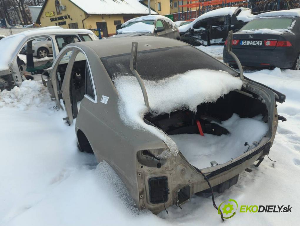 AUDI A8 D4 sedan 2011 258 kW 4.2 TDI quattro 4134 karoséria ČTVRŤÁK: Blatník prah strecha PODŁUŻNICA