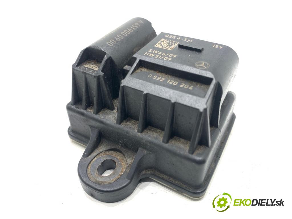 MERCEDES-BENZ X204 SUV 2010 125 kW 220 CDI (204.902) 2143 relé sviečok žhavenia A6519000900 (Relé)