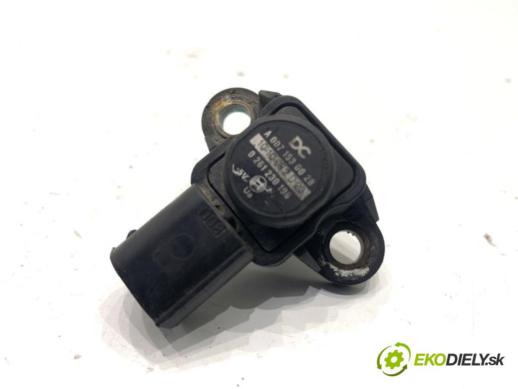 MERCEDES-BENZ X204 SUV 2010 125 kW 220 CDI (204.902) 2143 Snímač tlaku A0071530028 0261230196 (Snímač tlaku)