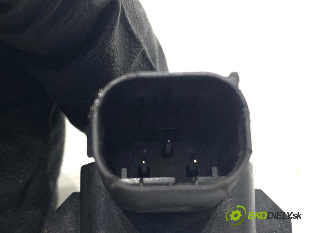 MERCEDES-BENZ X204 SUV 2010 125 kW 220 CDI (204.902) 2143 Snímač tlaku A0071530028 0261230196 (Snímač tlaku)