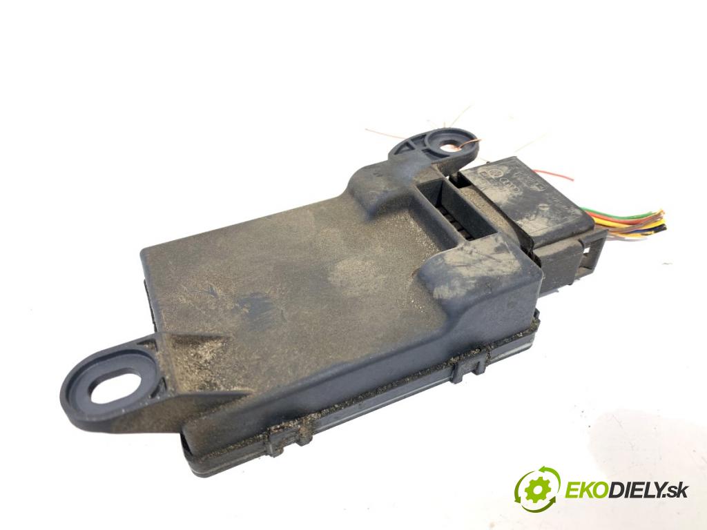 AUDI A6 C7 Kombi 2017 445 kW RS6 performance quattro 3993 modul TPMS 4H0907273B