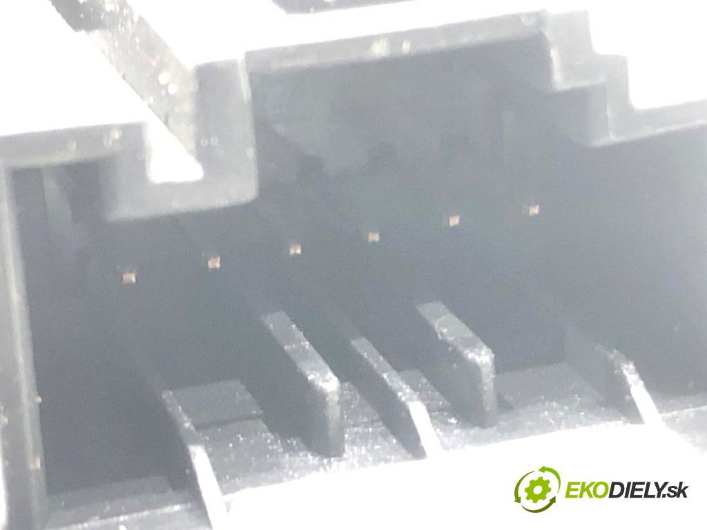 VW TIGUAN SUV 2008 103 kW 2.0 TDI 4motion 1968 Prepínač okien 1K4959857B (Prepínacie páčky pod volantom)