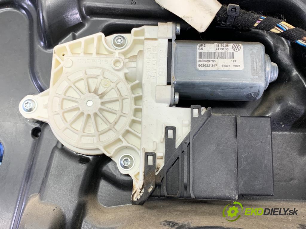 VW TIGUAN SUV 2008 103 kW 2.0 TDI 4motion 1968 mechanismus okna levý zadní část 5N0839729F