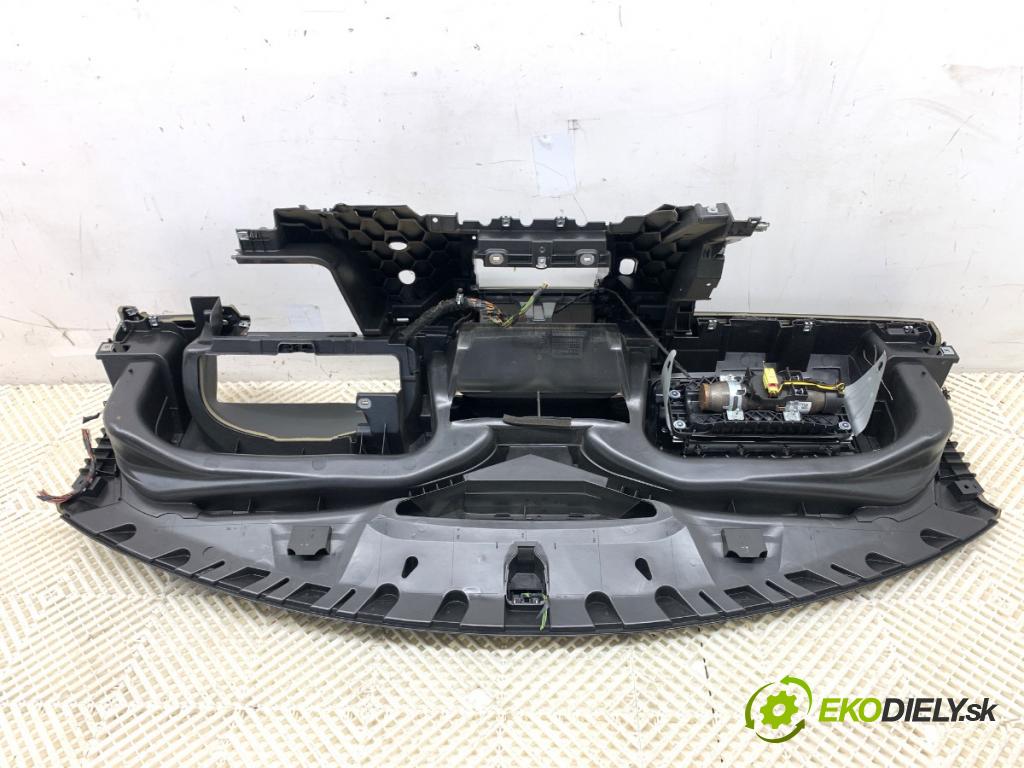 VW TIGUAN SUV 2008 103 kW 2.0 TDI 4motion 1968 Palubná doska silentbloku 5N1858295