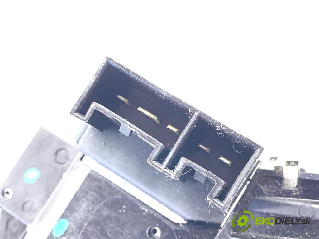 FIAT TIPO sedan 2021 70 kW 1.4 (356SXA1B) 1368 spinačka 00521829800 (Spínacia skrinka)