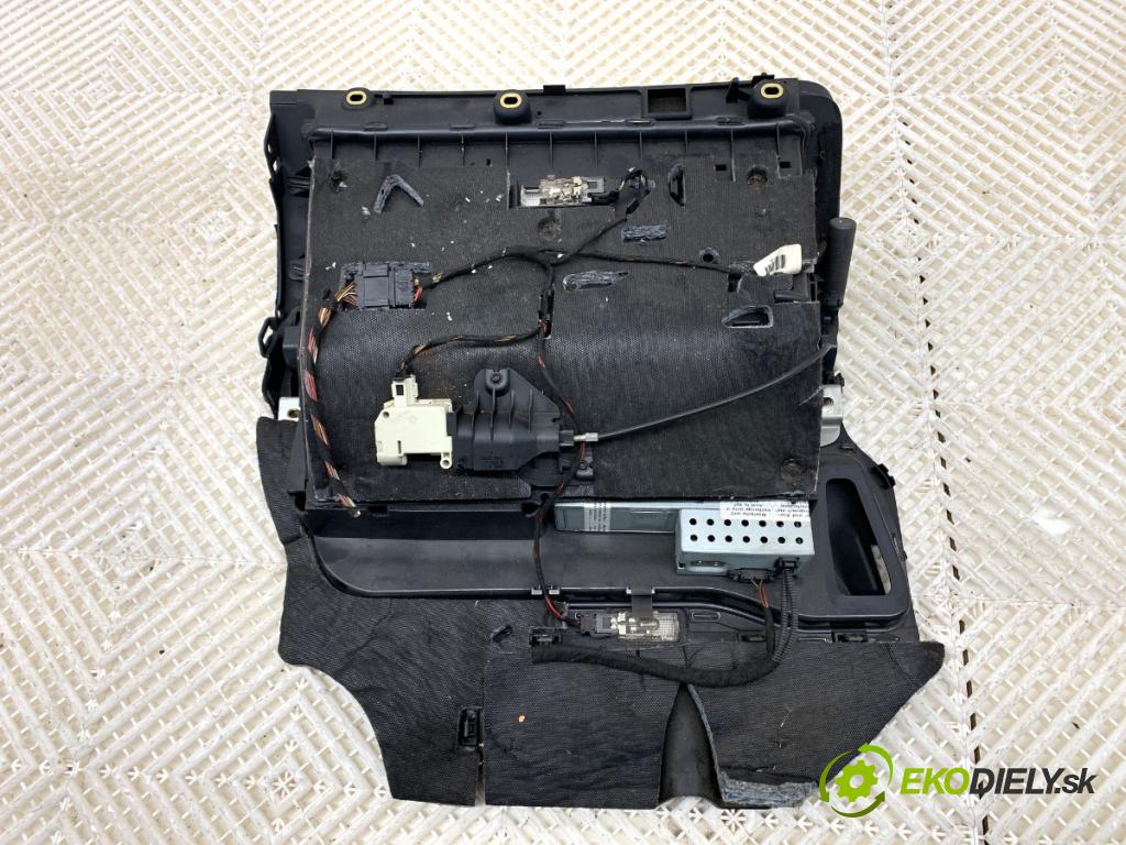 AUDI A6 C6 sedan 2004 188 kW 3.2 FSI 3123 Priehradka, kastlík spolujazdca 4F1857035 (Priehradka (kastlík))