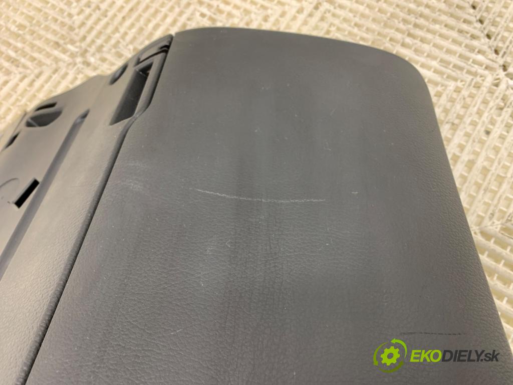 AUDI A6 C6 sedan 2004 188 kW 3.2 FSI 3123 Priehradka, kastlík spolujazdca 4F1857035 (Priehradka (kastlík))