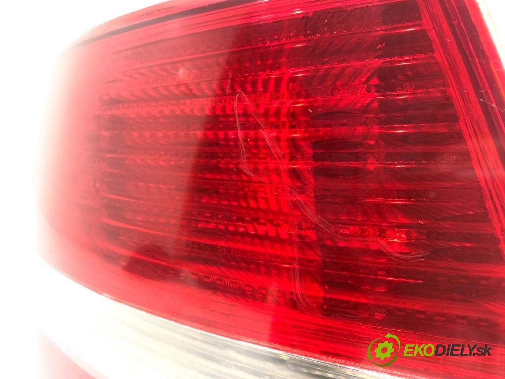 AUDI A6 C6 sedan 2004 188 kW 3.2 FSI 3123 Svetlo ľavy zad