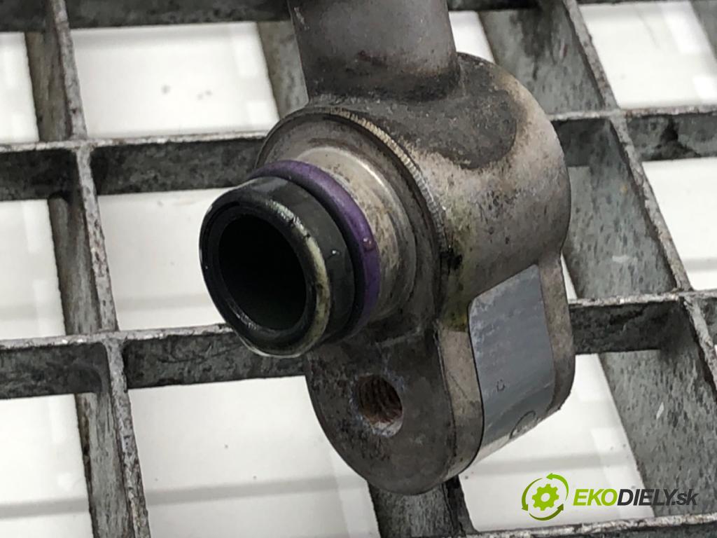 AUDI A6 C6 sedan 2004 188 kW 3.2 FSI 3123 rúrka klimatizace  (Trubka klimatizace)