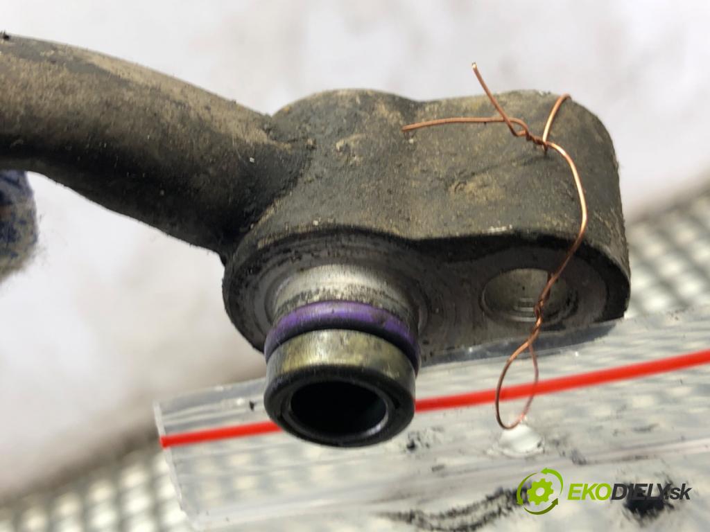 AUDI A6 C6 sedan 2004 188 kW 3.2 FSI 3123 rúrka klimatizace  (Trubka klimatizace)