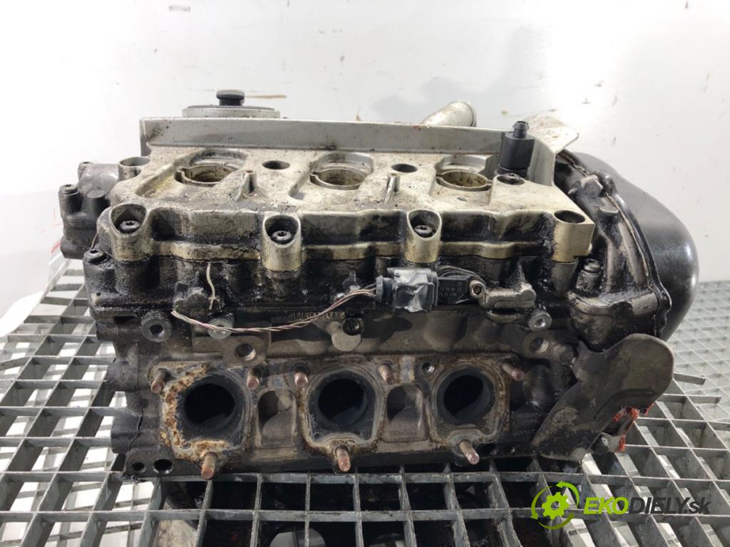 AUDI A6 C6 sedan 2004 188 kW 3.2 FSI 3123 Hlava valcov ľavy 06E103373E