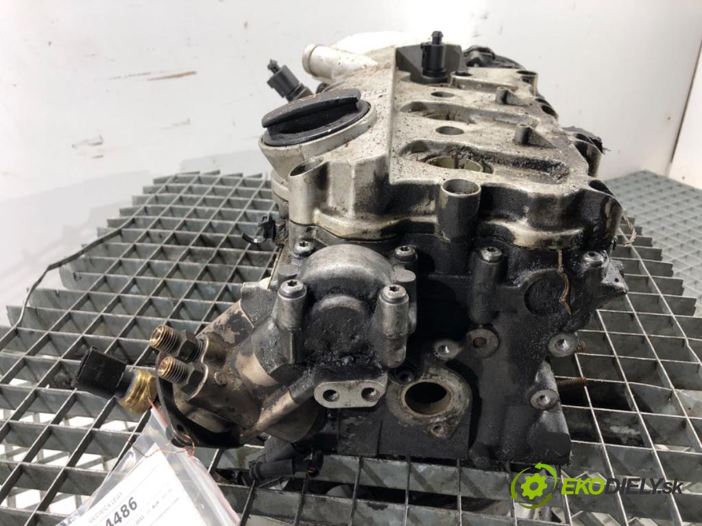 AUDI A6 C6 sedan 2004 188 kW 3.2 FSI 3123 Hlava valcov ľavy 06E103373E