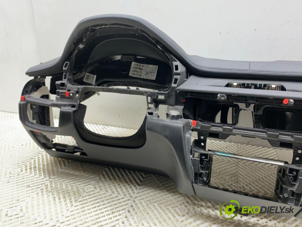 BMW F16 SUV 2014 190 kW xDrive 30 d 2993 Palubná doska silentbloku pasy