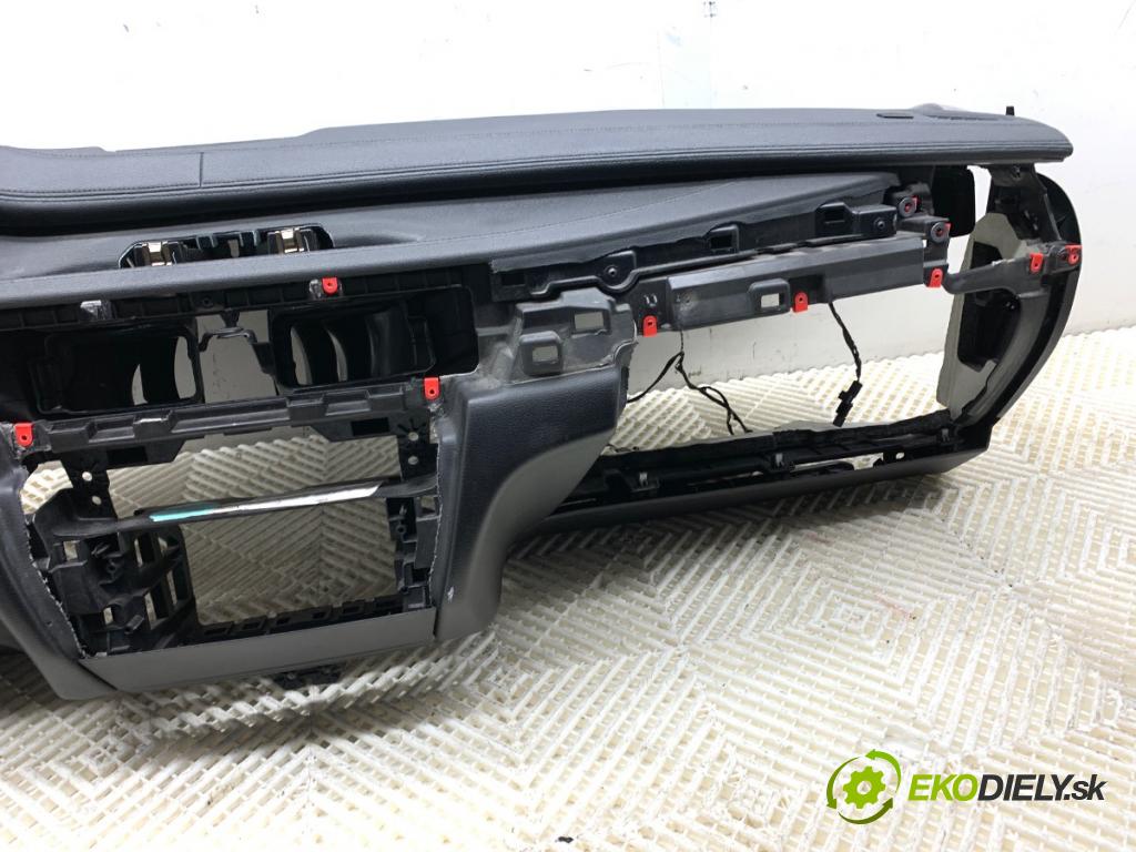 BMW F16 SUV 2014 190 kW xDrive 30 d 2993 Palubná doska silentbloku pasy