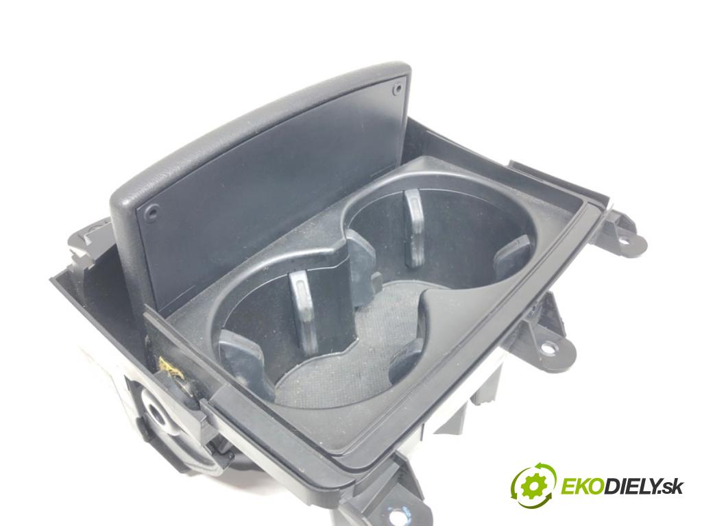 AUDI A6 C7 Kombi 2017 445 kW RS6 performance quattro 3993 Držiak na nápoje 4G0862534 (Držiak (úchyt) na nápoje)