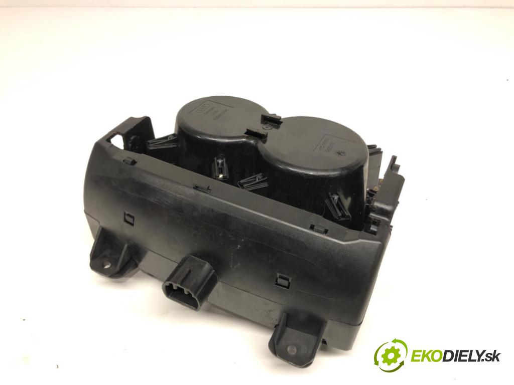 AUDI A6 C7 Kombi 2017 445 kW RS6 performance quattro 3993 Držiak na nápoje 4G0862534 (Držiak (úchyt) na nápoje)