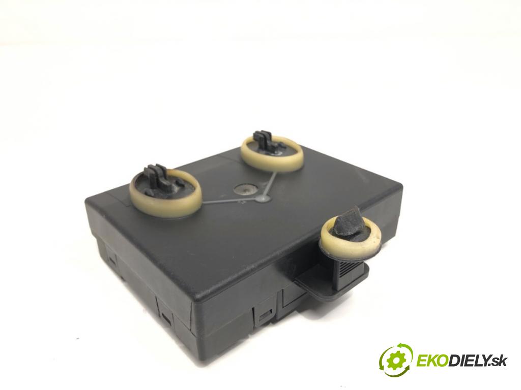 AUDI A6 C7 Kombi 2017 445 kW RS6 performance quattro 3993 modul dveře přední část levý 4G8959793F