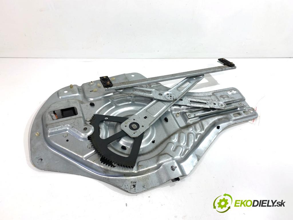 HYUNDAI TUCSON SUV 2006 103 kW 2.0 CRDi 1991 mechanismus okna levý přední část 82470-2E010