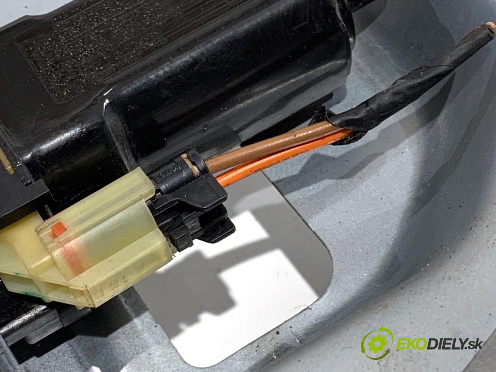 HYUNDAI TUCSON SUV 2006 103 kW 2.0 CRDi 1991 mechanismus okna levý přední část 82470-2E010