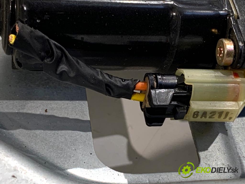 HYUNDAI TUCSON SUV 2006 103 kW 2.0 CRDi 1991 mechanismus okna pravý přední část 82480-2E010