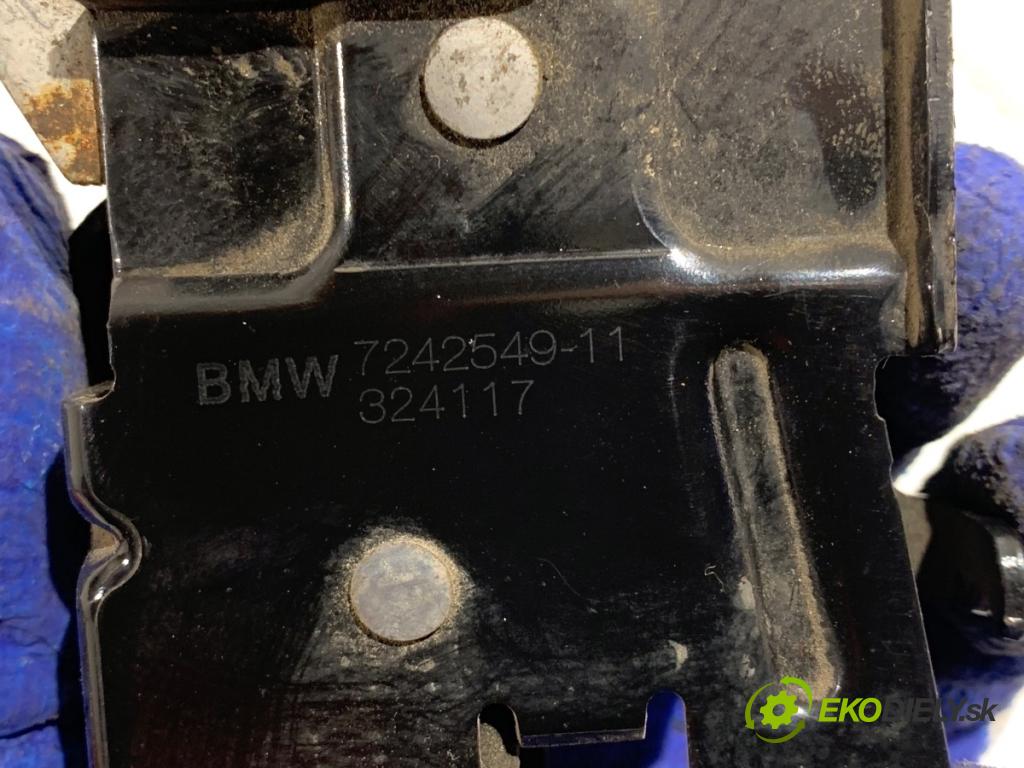BMW F30 sedan 2015 180 kW 328 i xDrive 1997 zámok kapoty pravy 7242549