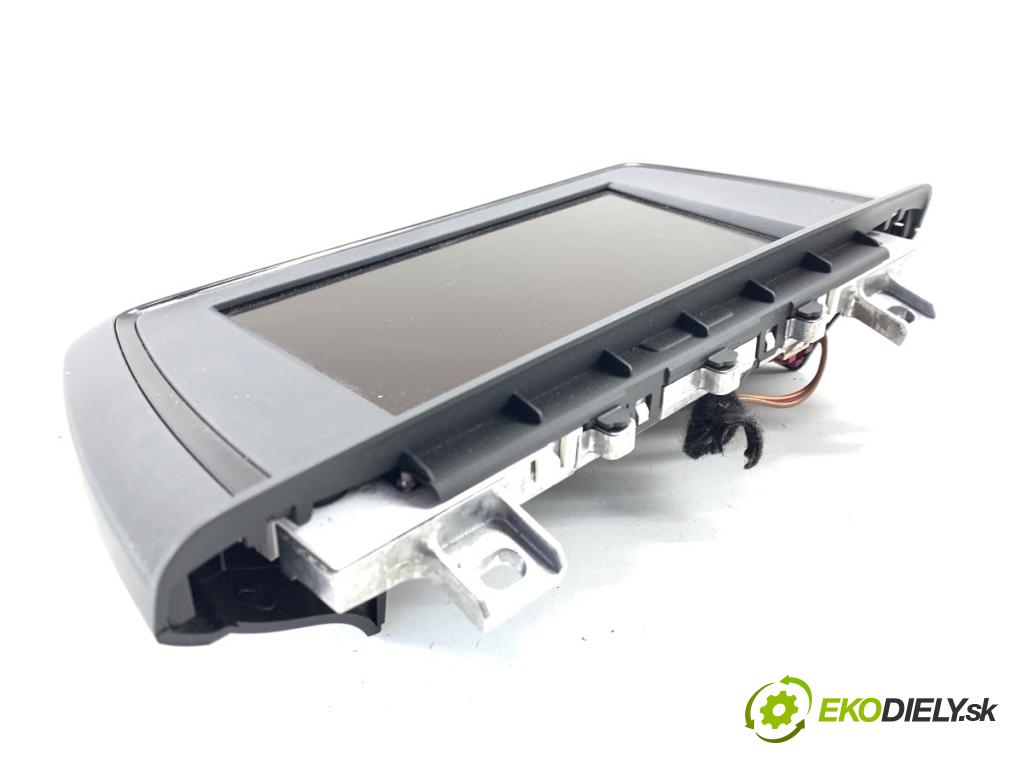 BMW F30 sedan 2015 180 kW 328 i xDrive 1997 Dislpej 9270393 (Prístrojová doska)