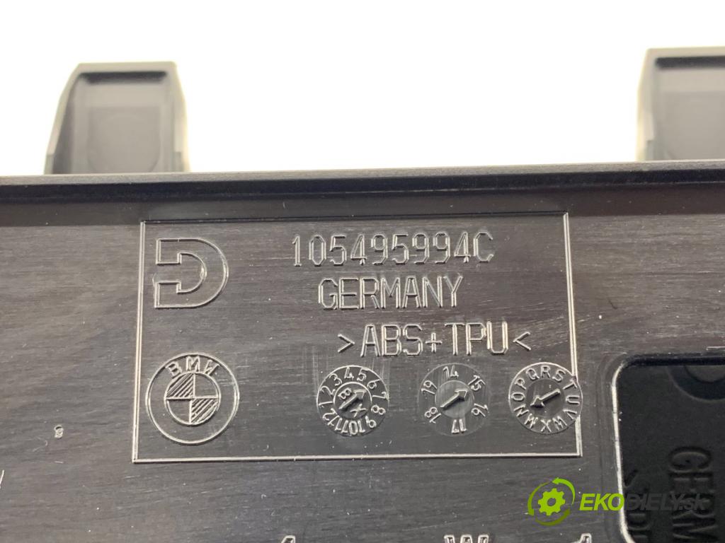 BMW F30 sedan 2015 180 kW 328 i xDrive 1997 Držiak na nápoje 105495997C (Držiak (úchyt) na nápoje)