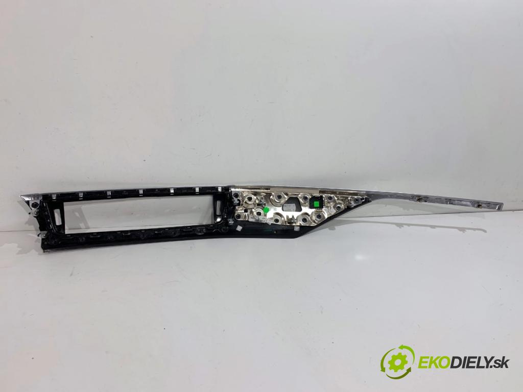 BMW F30 sedan 2015 180 kW 328 i xDrive 1997 Lišta kryt interiéru 9357927 (Lišta)