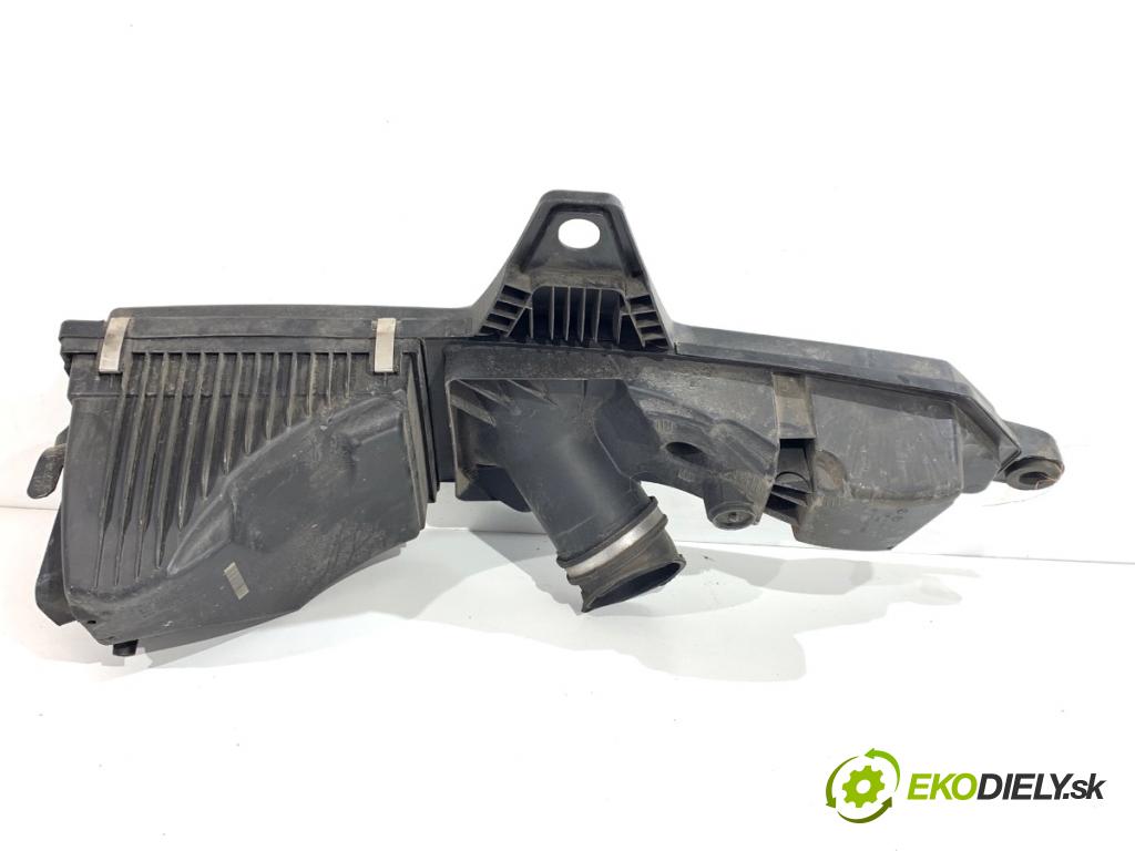 BMW F30 sedan 2015 180 kW 328 i xDrive 1997 Obal filtra vzduchu 7604305 (Obal vzduchového filtra)