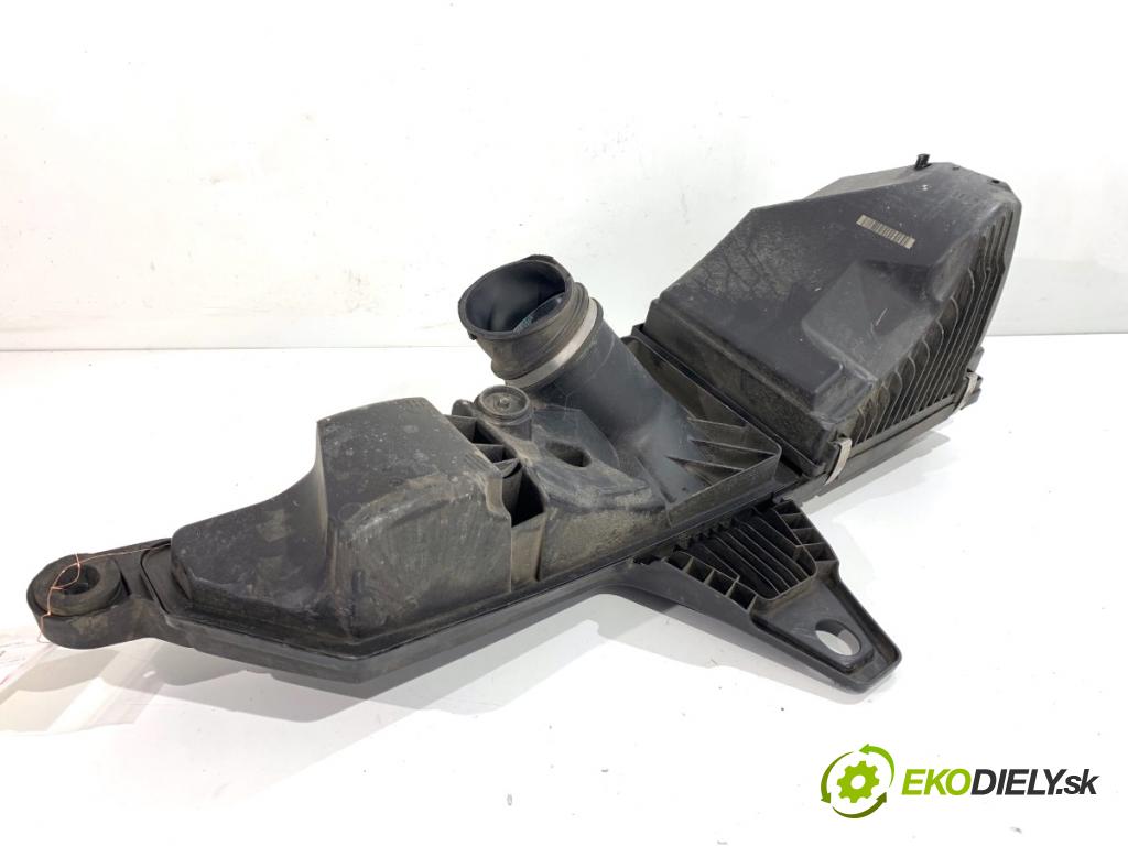 BMW F30 sedan 2015 180 kW 328 i xDrive 1997 Obal filtra vzduchu 7604305 (Obal vzduchového filtra)