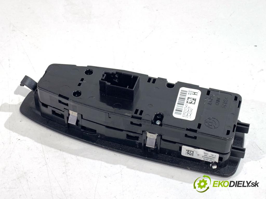 BMW F30 sedan 2015 180 kW 328 i xDrive 1997 Prepínač okien 9362107 (Prepínacie páčky pod volantom)