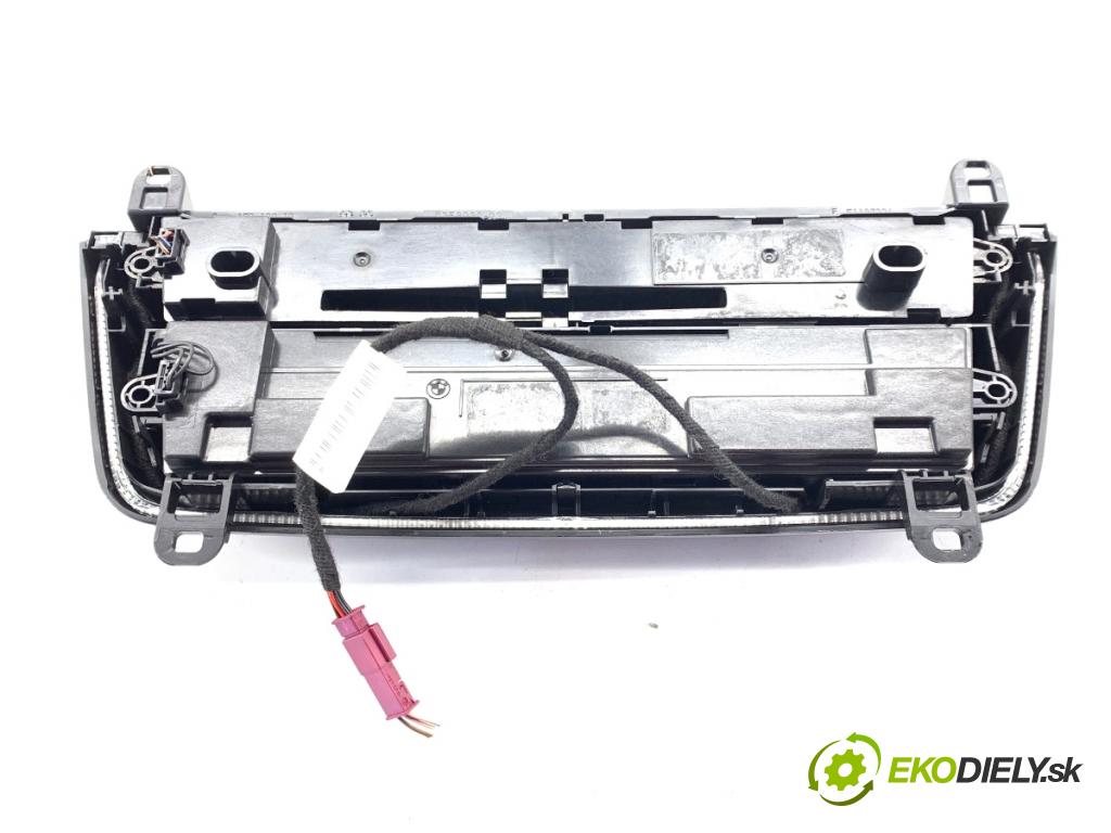 BMW F30 sedan 2015 180 kW 328 i xDrive 1997 Panel ovládania kúrenia 9358939 (Prepínacie páčky pod volantom)