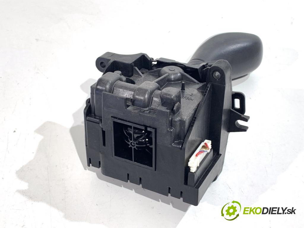 BMW F30 sedan 2015 180 kW 328 i xDrive 1997 Kulisa 9296898 (Rýchlostná páka (kulisa))