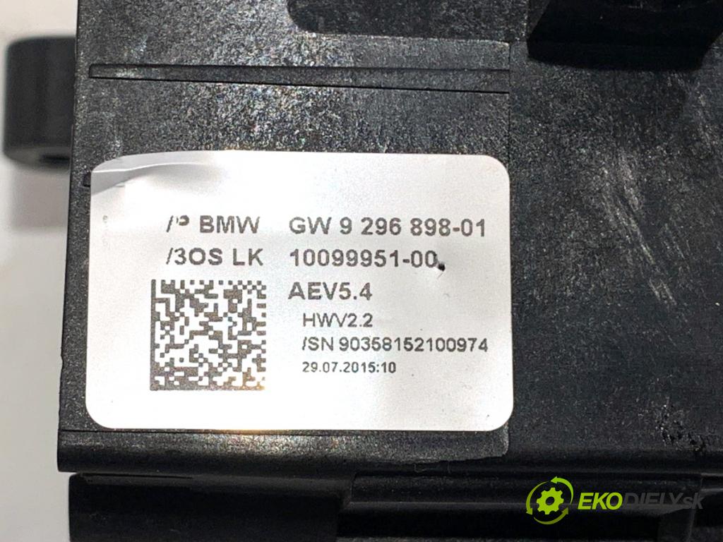 BMW F30 sedan 2015 180 kW 328 i xDrive 1997 Kulisa 9296898 (Rýchlostná páka (kulisa))