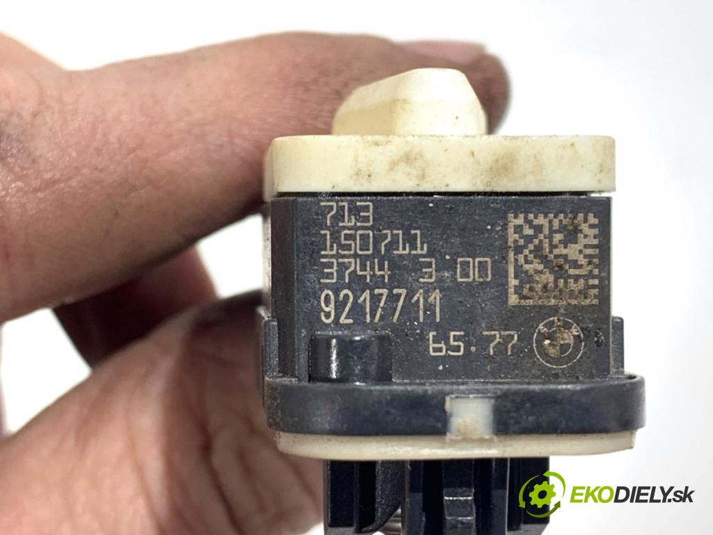 BMW F30 sedan 2015 180 kW 328 i xDrive 1997 Snímač nárazu 9217711 (Snímač nárazu)